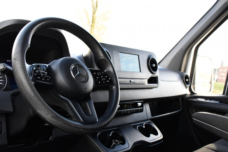 Mercedes-Benz Sprinter 319 1.9 CDI L2H2 RWD AMG Edition Camera, Cruise, Carplay, 190pk, Automaat, Multimedia, LED, Stoelverwarming, Standkachel, Uniek!