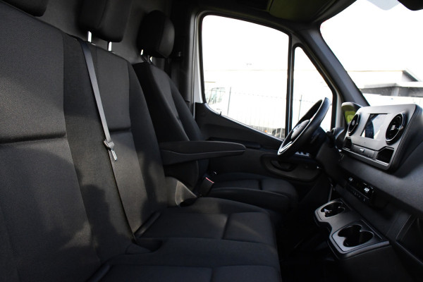 Mercedes-Benz Sprinter 319 1.9 CDI L2H2 RWD AMG Edition Camera, Cruise, Carplay, 190pk, Automaat, Multimedia, LED, Stoelverwarming, Standkachel, Uniek!