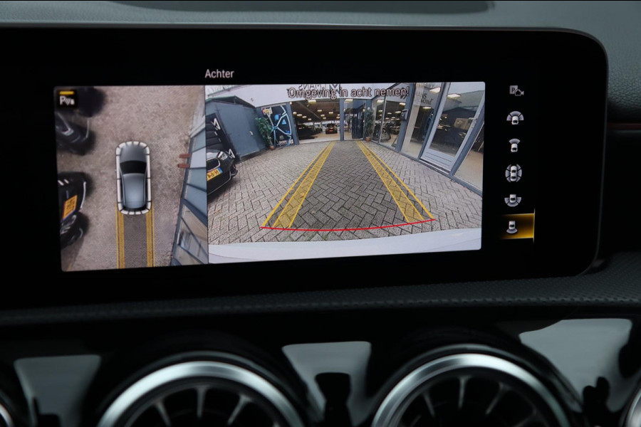 Mercedes-Benz A-Klasse 250 AMG / PANODAK / MEMORY / BURMESTER / DEALER SERVICE