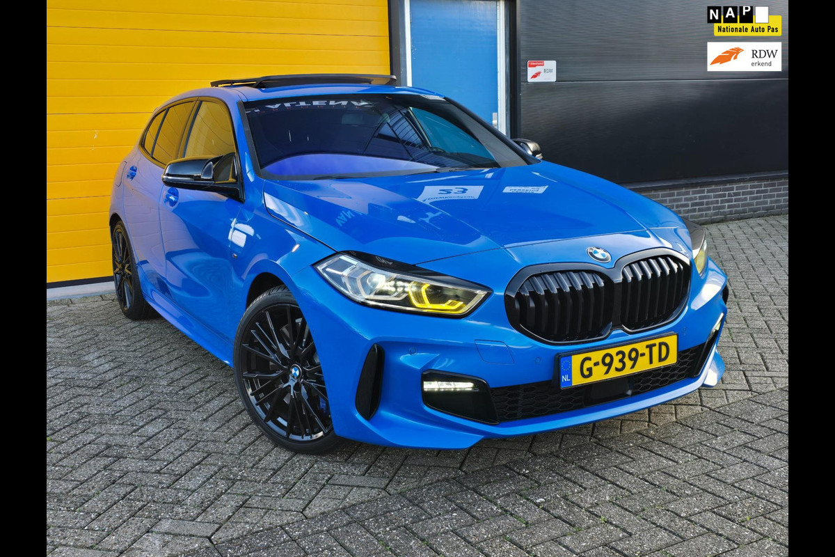 BMW 1-serie 118i M Line / AUT / NAP / Navi / Camera / M Interieur / Cruise Control / Open Panoramadak / Led / Pdc / 19 Inch