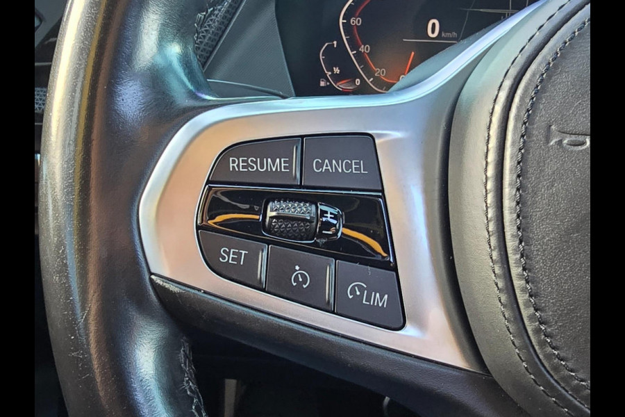 BMW 1-serie 118i M Line / AUT / NAP / Navi / Camera / M Interieur / Cruise Control / Open Panoramadak / Led / Pdc / 19 Inch