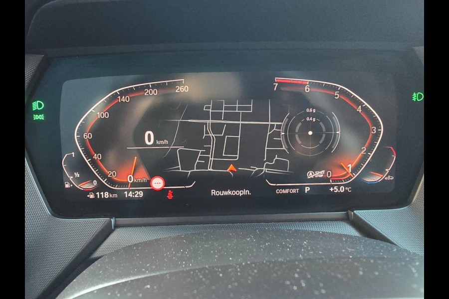 BMW 1-serie 118i M Line / AUT / NAP / Navi / Camera / M Interieur / Cruise Control / Open Panoramadak / Led / Pdc / 19 Inch