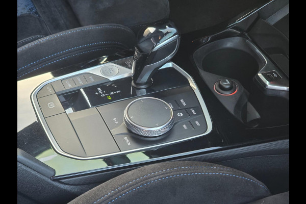 BMW 1-serie 118i M Line / AUT / NAP / Navi / Camera / M Interieur / Cruise Control / Open Panoramadak / Led / Pdc / 19 Inch