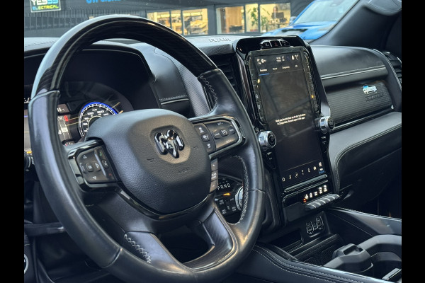 RAM 1500 Pick Up 5.7L HEMI V8 LIMITED NIGHT NL-AUTO