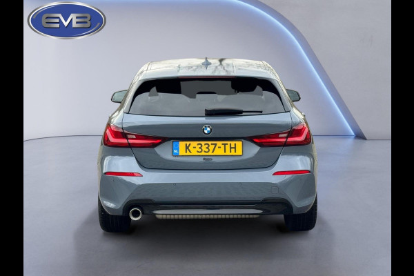 BMW 1-serie 118i High Executive Edition Sport line, digidash, stoelverwarming, 1 e eigenaar, NL auto met nationale auto pas ,
