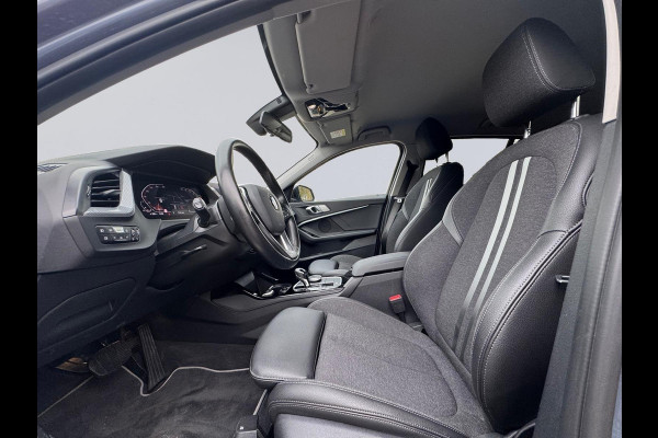 BMW 1-serie 118i High Executive Edition Sport line, digidash, stoelverwarming, 1 e eigenaar, NL auto met nationale auto pas ,