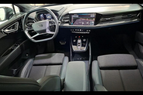 Audi Q4 e-tron 40 S 204 pk edition 77 kWh, 1 e eigenaar, 2 X S line, 21 inch, elect.bed. trekhaak, NL auto met nationale auto pas