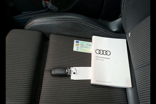 Audi Q4 e-tron 40 S 204 pk edition 77 kWh, 1 e eigenaar, 2 X S line, 21 inch, elect.bed. trekhaak, NL auto met nationale auto pas