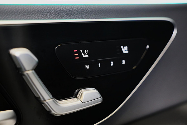 Mercedes-Benz E-Klasse 400 e 4MATIC AMG 53 Look / Hyperscreen / Massage / Burmester / Head Up / 360 Camera / Leder / Pano / 20 Inc