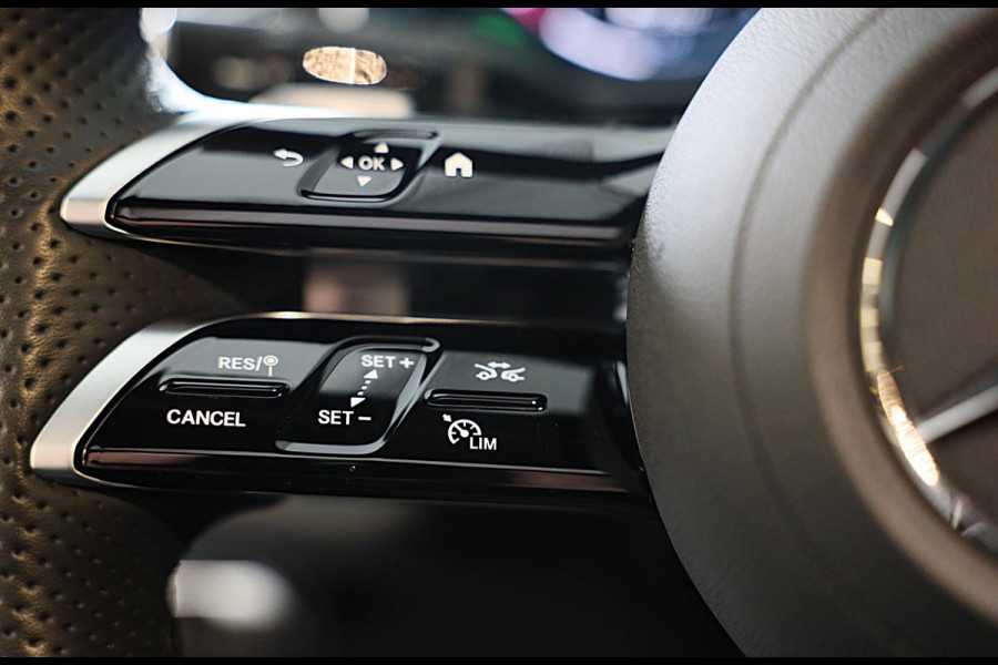 Mercedes-Benz E-Klasse 400 e 4MATIC AMG 53 Look / Hyperscreen / Massage / Burmester / Head Up / 360 Camera / Leder / Pano / 20 Inc