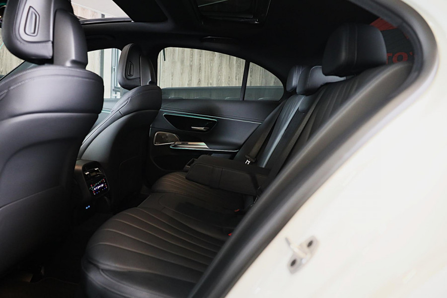 Mercedes-Benz E-Klasse 400 e 4MATIC AMG 53 Look / Hyperscreen / Massage / Burmester / Head Up / 360 Camera / Leder / Pano / 20 Inc