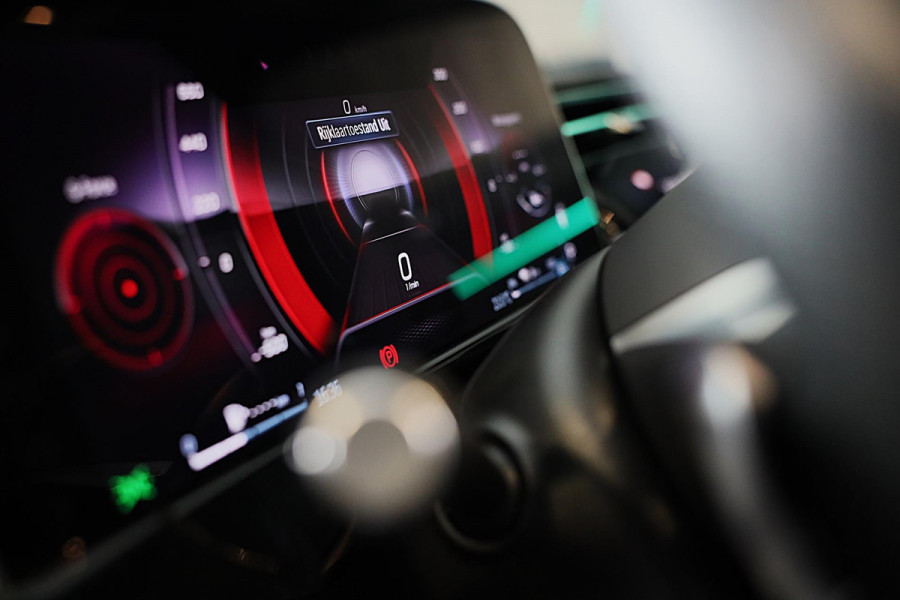 Mercedes-Benz E-Klasse 400 e 4MATIC AMG 53 Look / Hyperscreen / Massage / Burmester / Head Up / 360 Camera / Leder / Pano / 20 Inc