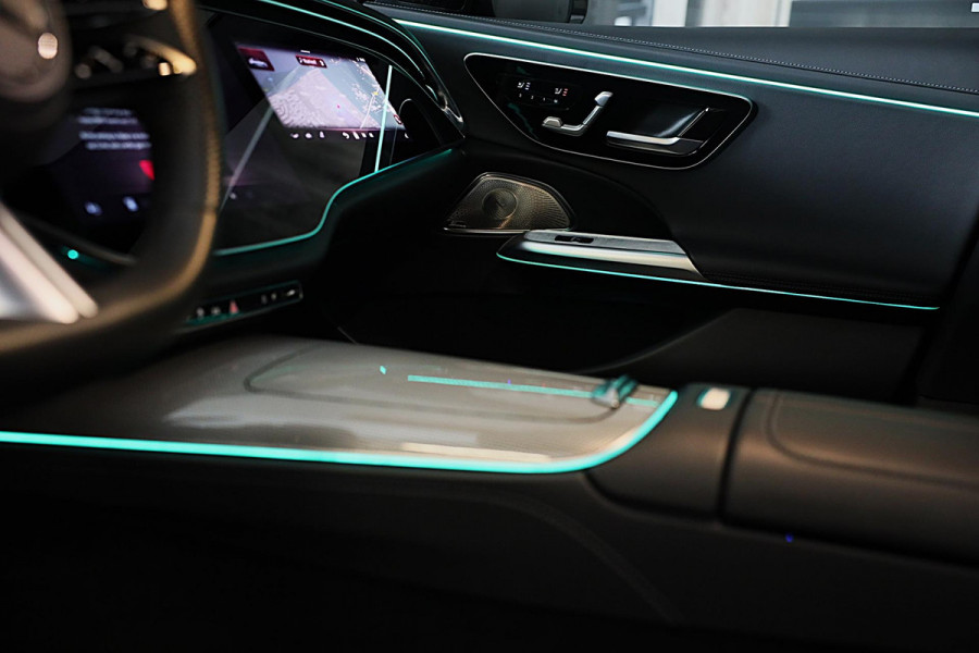 Mercedes-Benz E-Klasse 400 e 4MATIC AMG 53 Look / Hyperscreen / Massage / Burmester / Head Up / 360 Camera / Leder / Pano / 20 Inc