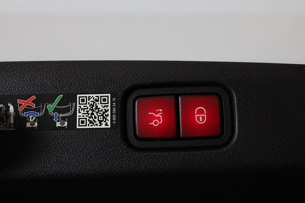 Mercedes-Benz E-Klasse 400 e 4MATIC AMG 53 Look / Hyperscreen / Massage / Burmester / Head Up / 360 Camera / Leder / Pano / 20 Inc