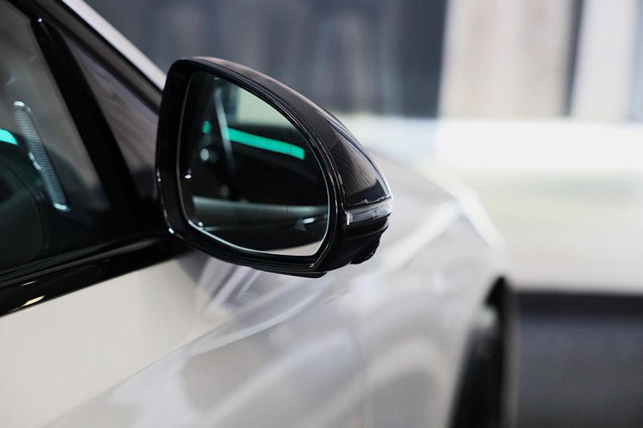 Mercedes-Benz E-Klasse 400 e 4MATIC AMG 53 Look / Hyperscreen / Massage / Burmester / Head Up / 360 Camera / Leder / Pano / 20 Inc