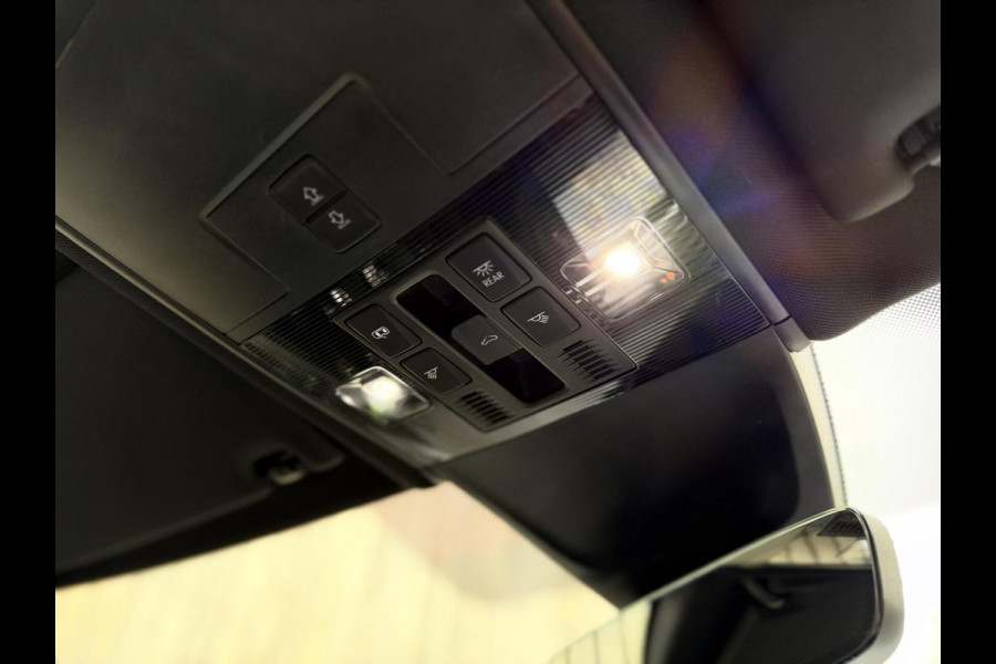 Volkswagen Tiguan Allspace 1.5 TSI R-line 7-persoons Automaat | Panoramadak | DCC Mode Selection | Stoelverwarming | LED verlichting | Spiegels elektrisch