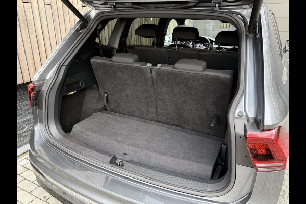 Volkswagen Tiguan Allspace 1.5 TSI R-line 7-persoons Automaat | Panoramadak | DCC Mode Selection | Stoelverwarming | LED verlichting | Spiegels elektrisch