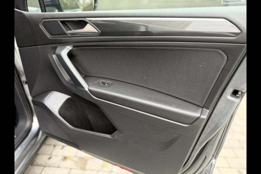 Volkswagen Tiguan Allspace 1.5 TSI R-line 7-persoons Automaat | Panoramadak | DCC Mode Selection | Stoelverwarming | LED verlichting | Spiegels elektrisch