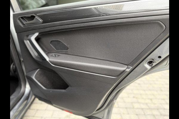 Volkswagen Tiguan Allspace 1.5 TSI R-line 7-persoons Automaat | Panoramadak | DCC Mode Selection | Stoelverwarming | LED verlichting | Spiegels elektrisch