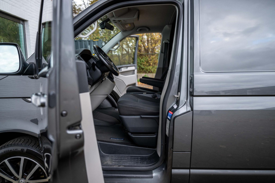 Volkswagen Transporter 2.0 TDI L2H1 Comfortline Plus ACC LED Camera NAP