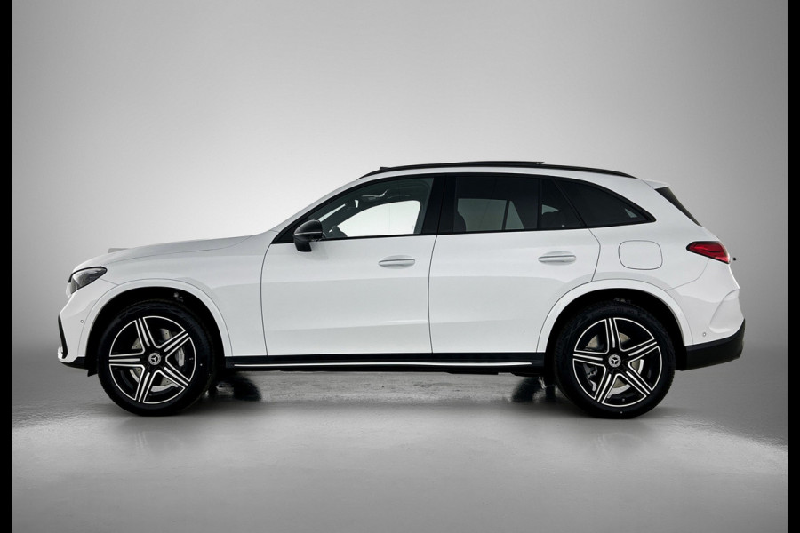 Mercedes-Benz GLC 300e 4MATIC Sport Edition | Premium pakket | Nightpakket | Treeplanken | Trekhaak | Smartphone integratie | Augmented Reality navigatie | 360°-camera | DIGITAL LIGHT | Memorypakket |