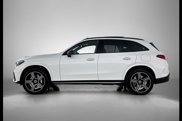 Mercedes-Benz GLC 300e 4MATIC Sport Edition | Premium pakket | Nightpakket | Treeplanken | Trekhaak | Smartphone integratie | Augmented Reality navigatie | 360°-camera | DIGITAL LIGHT | Memorypakket |