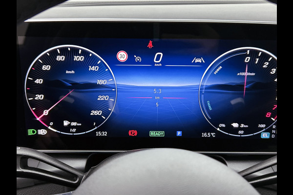 Mercedes-Benz GLC 300e 4MATIC Sport Edition | Premium pakket | Nightpakket | Treeplanken | Trekhaak | Smartphone integratie | Augmented Reality navigatie | 360°-camera | DIGITAL LIGHT | Memorypakket |