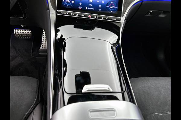 Mercedes-Benz GLC 300e 4MATIC Sport Edition | Premium pakket | Nightpakket | Treeplanken | Trekhaak | Smartphone integratie | Augmented Reality navigatie | 360°-camera | DIGITAL LIGHT | Memorypakket |