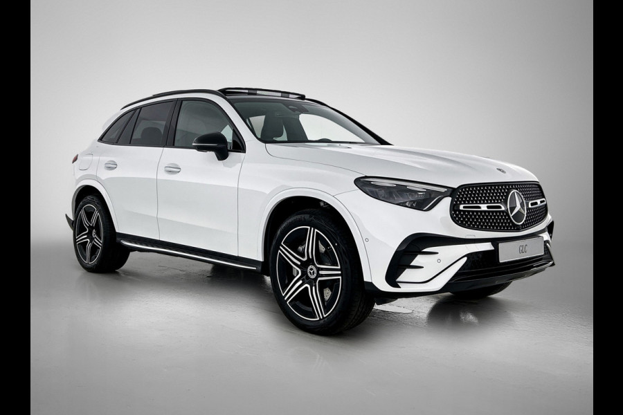 Mercedes-Benz GLC 300e 4MATIC Sport Edition | Premium pakket | Nightpakket | Treeplanken | Trekhaak | Smartphone integratie | Augmented Reality navigatie | 360°-camera | DIGITAL LIGHT | Memorypakket |