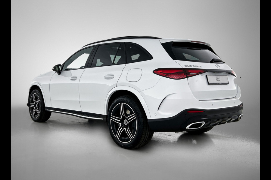 Mercedes-Benz GLC 300e 4MATIC Sport Edition | Premium pakket | Nightpakket | Treeplanken | Trekhaak | Smartphone integratie | Augmented Reality navigatie | 360°-camera | DIGITAL LIGHT | Memorypakket |