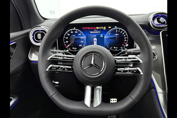 Mercedes-Benz GLC 300e 4MATIC Sport Edition | Premium pakket | Nightpakket | Treeplanken | Trekhaak | Smartphone integratie | Augmented Reality navigatie | 360°-camera | DIGITAL LIGHT | Memorypakket |