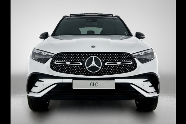 Mercedes-Benz GLC 300e 4MATIC Sport Edition | Premium pakket | Nightpakket | Treeplanken | Trekhaak | Smartphone integratie | Augmented Reality navigatie | 360°-camera | DIGITAL LIGHT | Memorypakket |