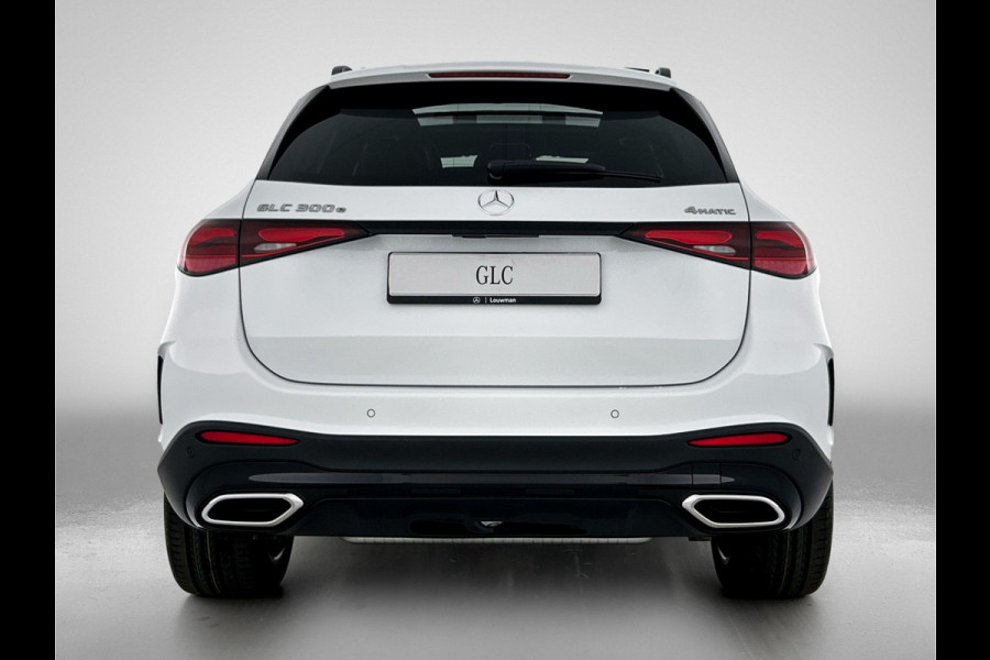 Mercedes-Benz GLC 300e 4MATIC Sport Edition | Premium pakket | Nightpakket | Treeplanken | Trekhaak | Smartphone integratie | Augmented Reality navigatie | 360°-camera | DIGITAL LIGHT | Memorypakket |