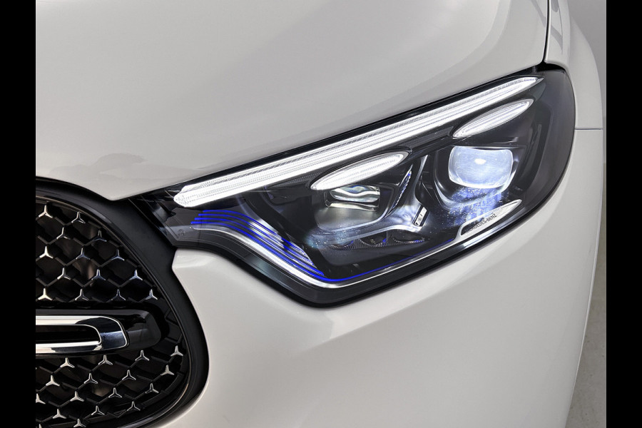 Mercedes-Benz GLC 300e 4MATIC Sport Edition | Premium pakket | Nightpakket | Treeplanken | Trekhaak | Smartphone integratie | Augmented Reality navigatie | 360°-camera | DIGITAL LIGHT | Memorypakket |