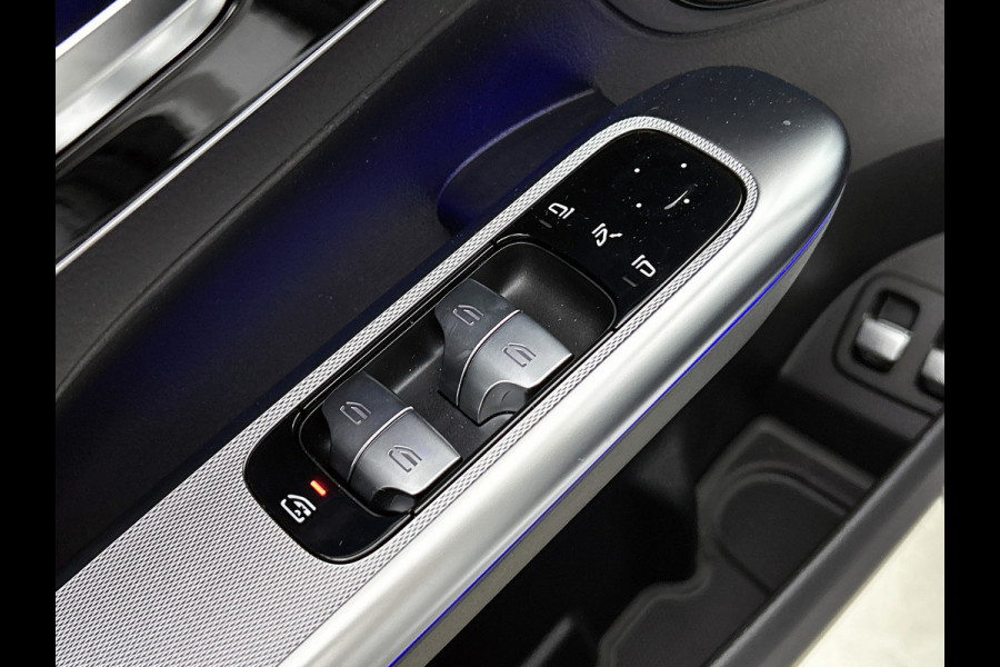 Mercedes-Benz GLC 300e 4MATIC Sport Edition | Premium pakket | Nightpakket | Treeplanken | Trekhaak | Smartphone integratie | Augmented Reality navigatie | 360°-camera | DIGITAL LIGHT | Memorypakket |