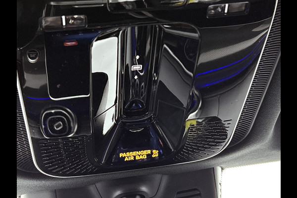 Mercedes-Benz GLC 300e 4MATIC Sport Edition | Premium pakket | Nightpakket | Treeplanken | Trekhaak | Smartphone integratie | Augmented Reality navigatie | 360°-camera | DIGITAL LIGHT | Memorypakket |