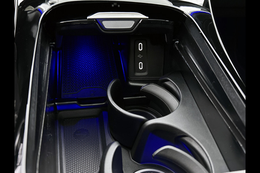 Mercedes-Benz GLC 300e 4MATIC Sport Edition | Premium pakket | Nightpakket | Treeplanken | Trekhaak | Smartphone integratie | Augmented Reality navigatie | 360°-camera | DIGITAL LIGHT | Memorypakket |