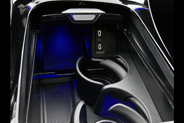 Mercedes-Benz GLC 300e 4MATIC Sport Edition | Premium pakket | Nightpakket | Treeplanken | Trekhaak | Smartphone integratie | Augmented Reality navigatie | 360°-camera | DIGITAL LIGHT | Memorypakket |