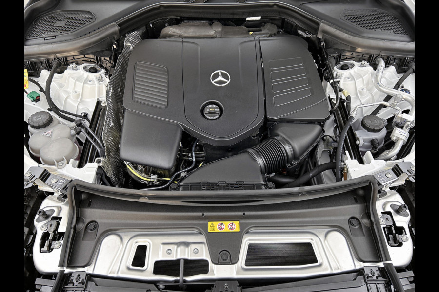 Mercedes-Benz GLC 300e 4MATIC Sport Edition | Premium pakket | Nightpakket | Treeplanken | Trekhaak | Smartphone integratie | Augmented Reality navigatie | 360°-camera | DIGITAL LIGHT | Memorypakket |