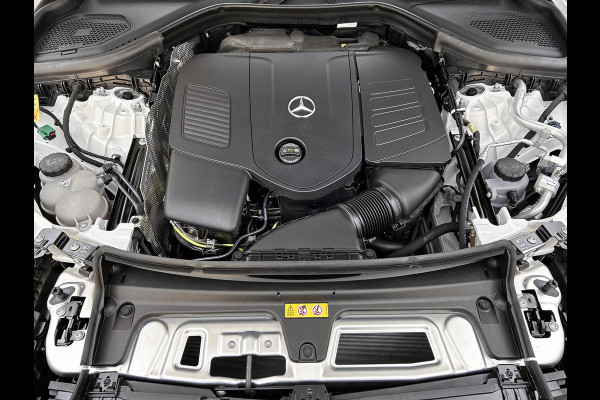 Mercedes-Benz GLC 300e 4MATIC Sport Edition | Premium pakket | Nightpakket | Treeplanken | Trekhaak | Smartphone integratie | Augmented Reality navigatie | 360°-camera | DIGITAL LIGHT | Memorypakket |