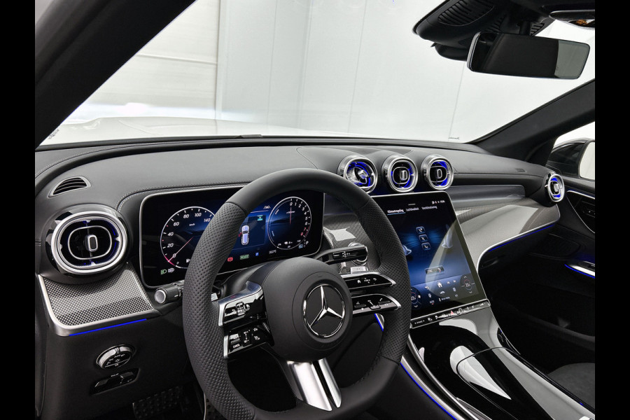 Mercedes-Benz GLC 300e 4MATIC Sport Edition | Premium pakket | Nightpakket | Treeplanken | Trekhaak | Smartphone integratie | Augmented Reality navigatie | 360°-camera | DIGITAL LIGHT | Memorypakket |
