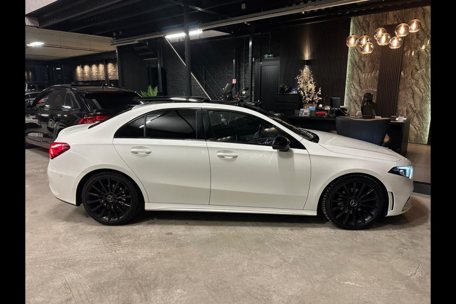 Mercedes-Benz A-Klasse 200|AMG|PANO|SFEER|BOMVOL!