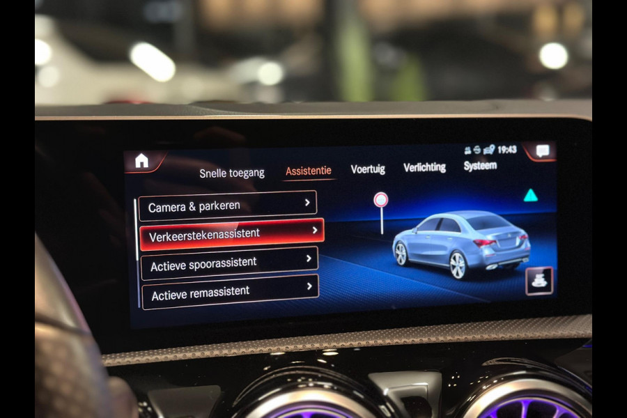 Mercedes-Benz A-Klasse 200|AMG|PANO|SFEER|BOMVOL!