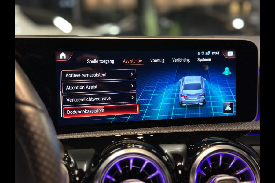 Mercedes-Benz A-Klasse 200|AMG|PANO|SFEER|BOMVOL!