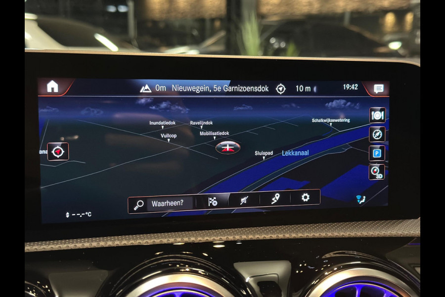 Mercedes-Benz A-Klasse 200|AMG|PANO|SFEER|BOMVOL!