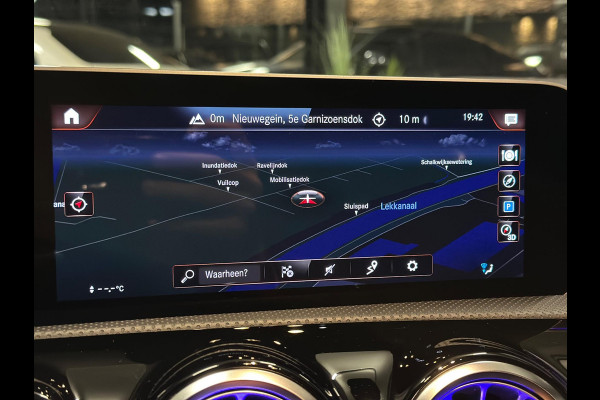 Mercedes-Benz A-Klasse 200|AMG|PANO|SFEER|BOMVOL!