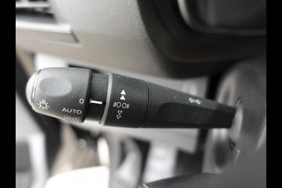 Peugeot e-Expert Long L3H1 Premium 75 kWh 3-zits Automaat Navigatie Airco Apple Carplay / Android auto Cruise control 3-zits
