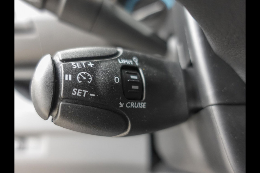 Peugeot e-Expert Long L3H1 Premium 75 kWh 3-zits Automaat Navigatie Airco Apple Carplay / Android auto Cruise control 3-zits