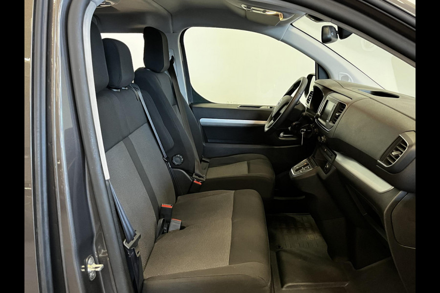 Toyota PROACE Electric Shuttle Long Extra Range Cool 75 kWh 9 pers. Navigatie Apple Carplay/Android Auto Parkeersensoren Cruise Control Lichtmetalen velgen Getinte ramen Airco
