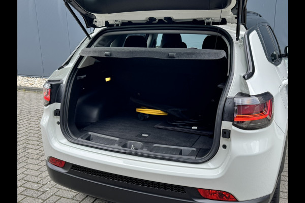 Jeep Compass 4xe 240 Plug-in Hybrid Electric Upland | Carplay/Android | Camera | Cruise control | Winter pack